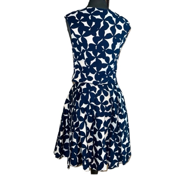 INC BLUE AND WHITE BUTTERFLY FIELD TOP WITH MATCHING SKIRT-NEW WITH TAGS - Picture 2 of 7